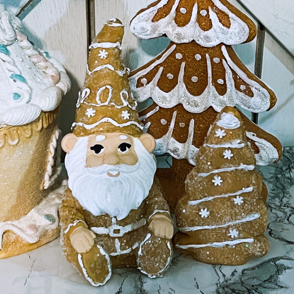 Sugarcoated Gingerbread Gnome/ tree set 2